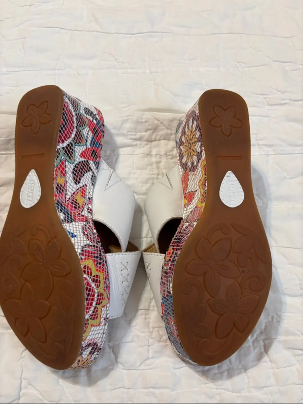 Born White Leather Crisscross Buckle‎ Slide Sandals